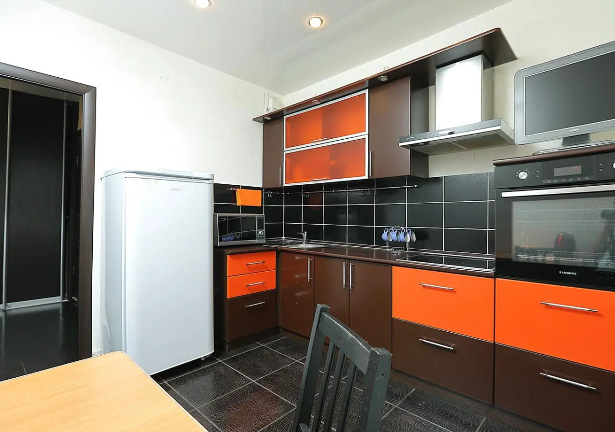 Vgosti на улице Алексеева 113