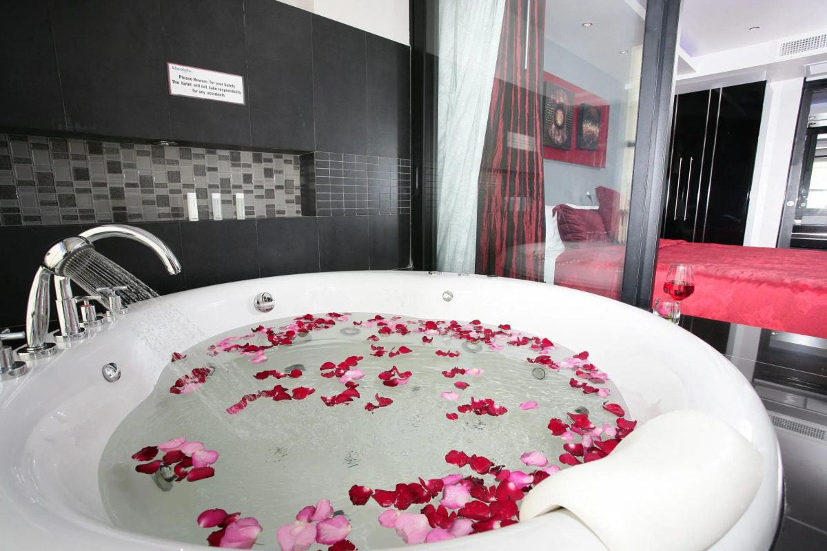 Absolute Bangla Suites