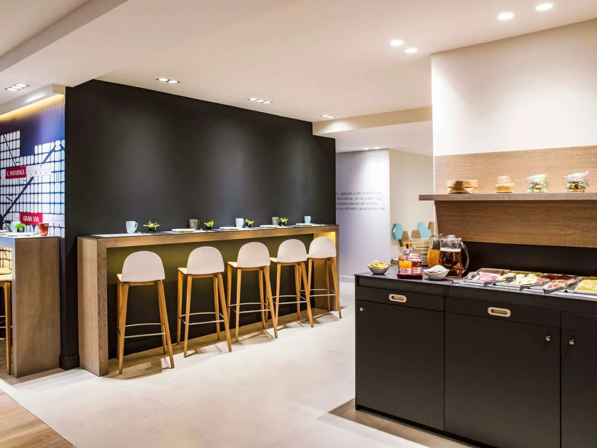 Отель Ibis Styles Barcelona Centre