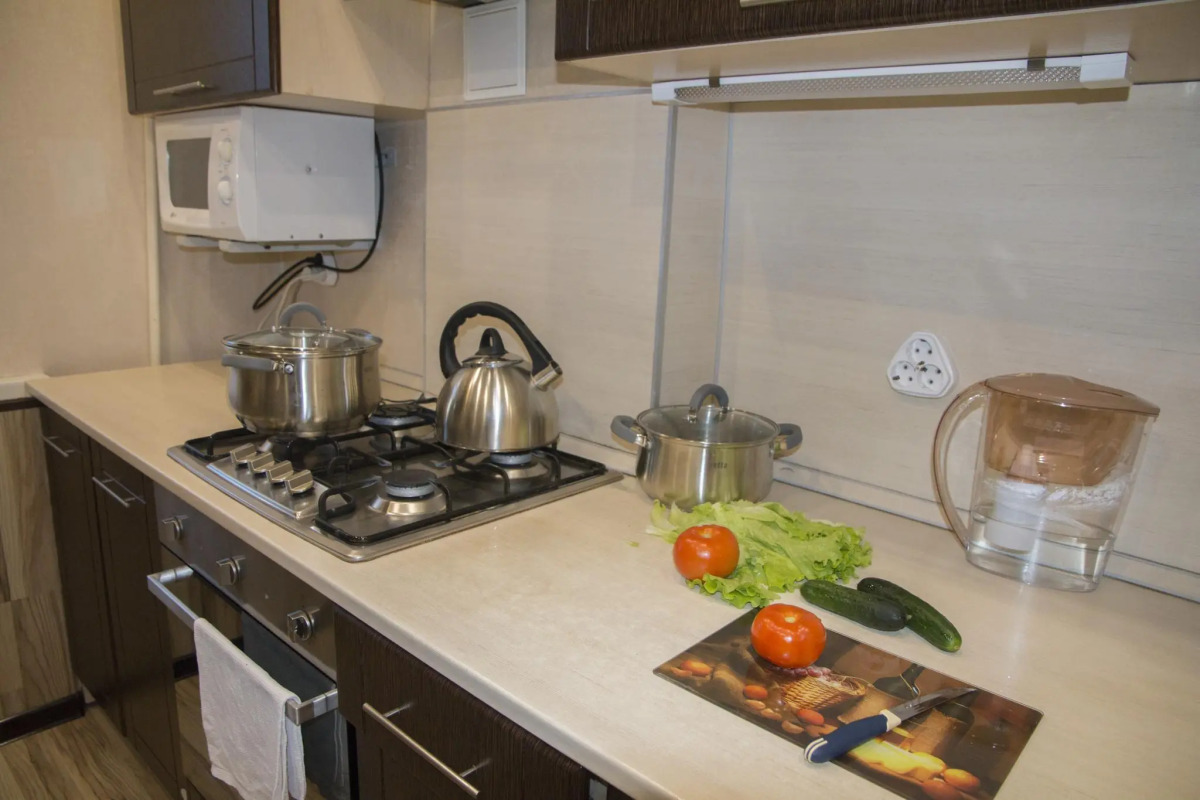 Барбарис на улице Парижской Коммуны 40