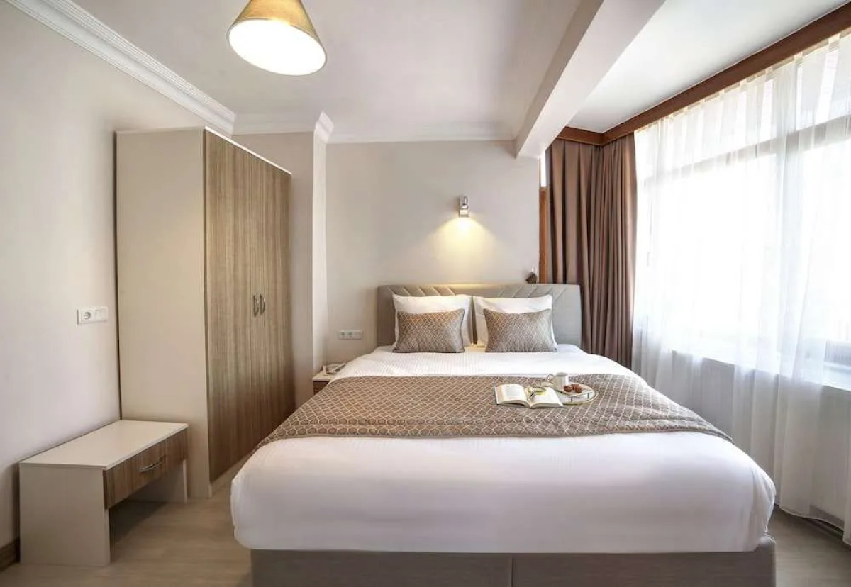 Seven Roses Apart Hotel