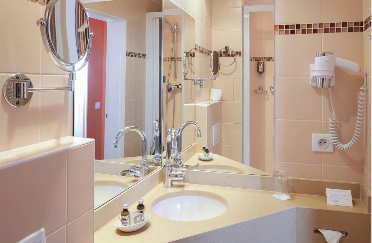 URBAN Al Khoory Hotel