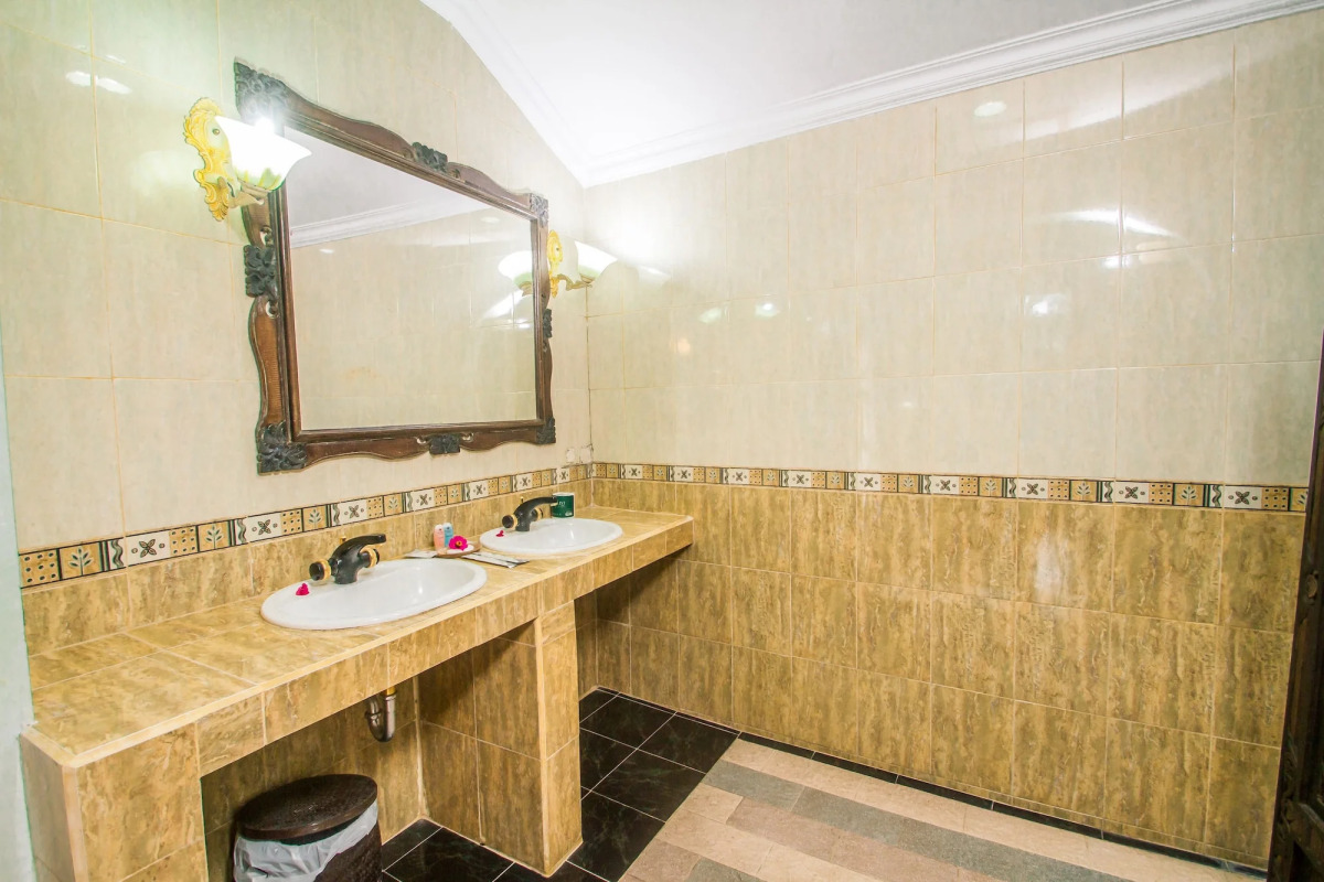 Puri Saron Hotel Madangan