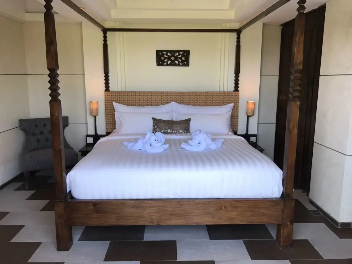 Anshel Hotel