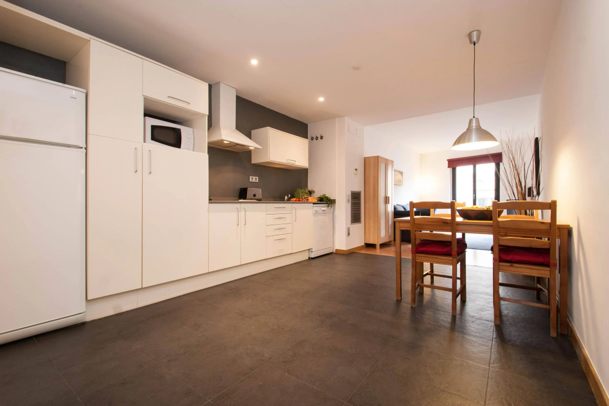 Liceu Apartments by gaiarooms