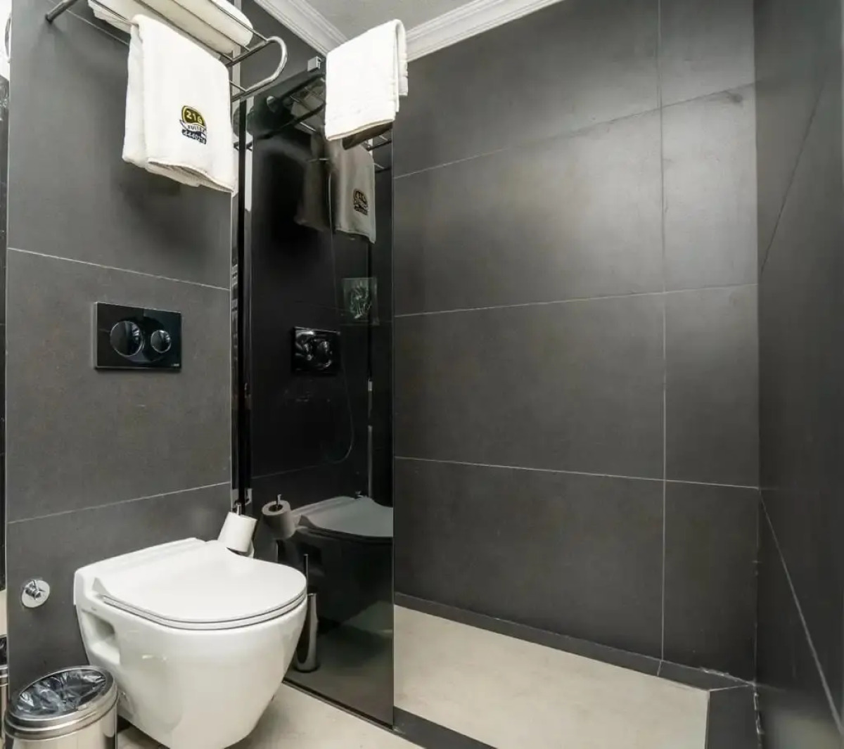 216 Eagle Palace Suite