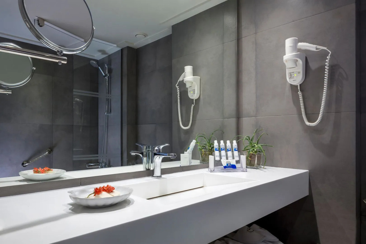 Kontokali Bay Resort & Spa