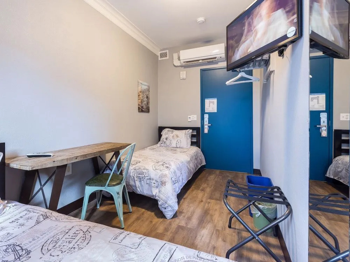 HI Los Angeles Santa Monica Hostel