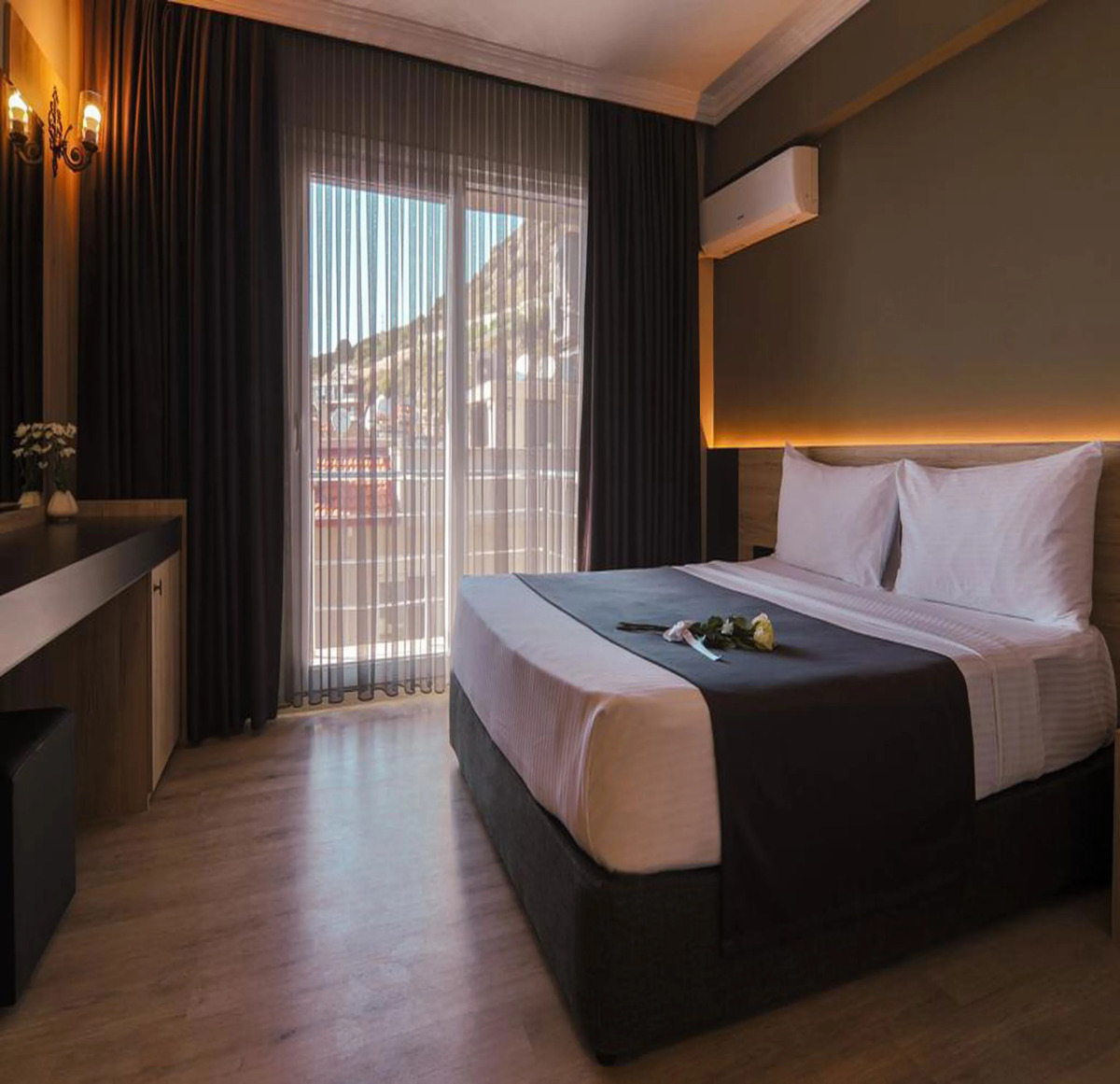 Grand Faik Hotel Çeşme