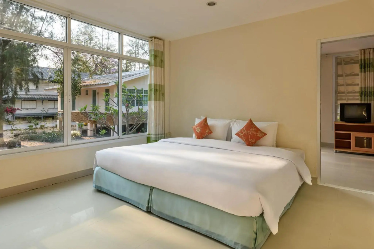 Seapine Beach Golf and Resort Hua Hin