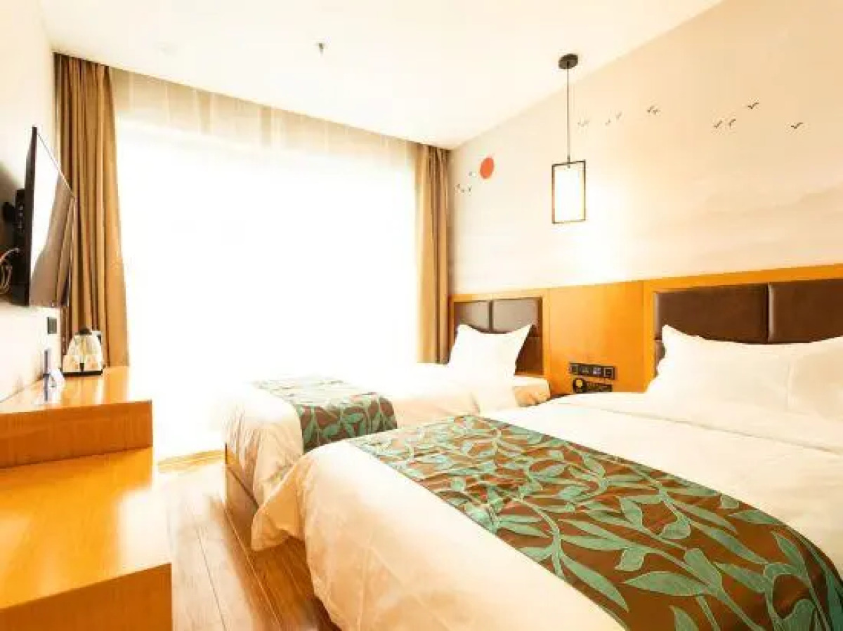 Super 8 (Beijing Chaoyangmen Subway Station & Beijing Workers Stadium)