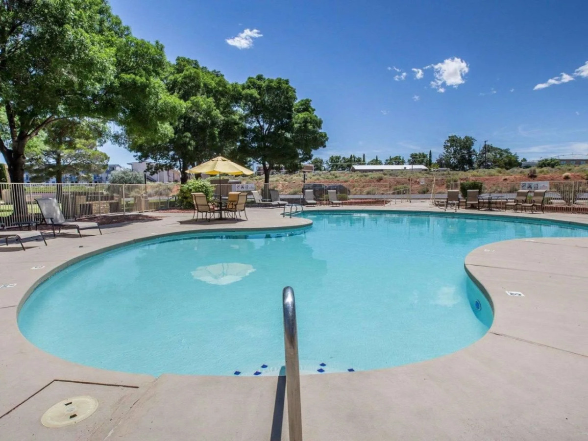 Quality Inn View of Lake Powell - Page