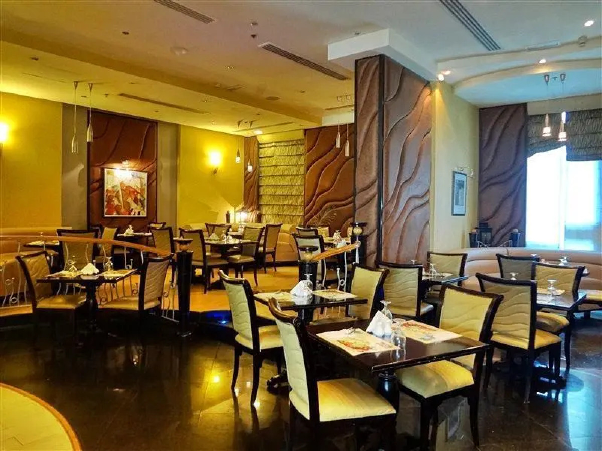 Отель The Park Hotel Formerly Al Jawhara Gardens