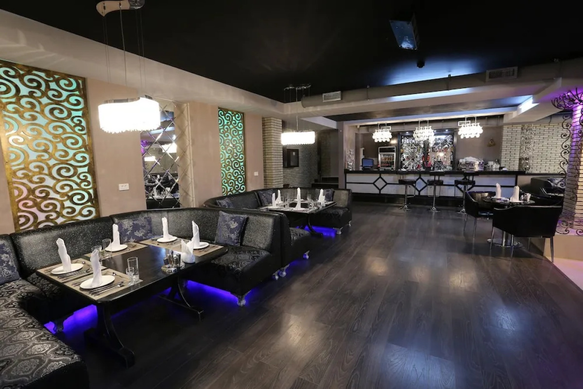 Отель Zargaron Plaza