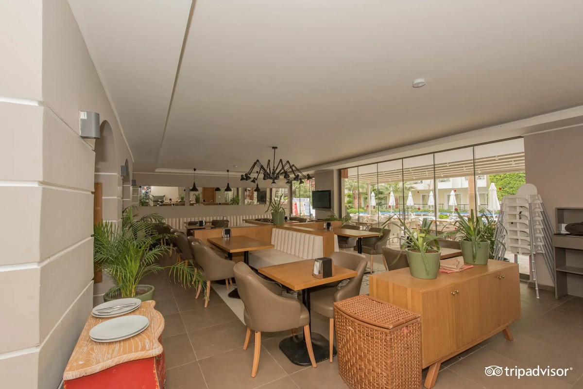 Sun City Apartments & Hotel