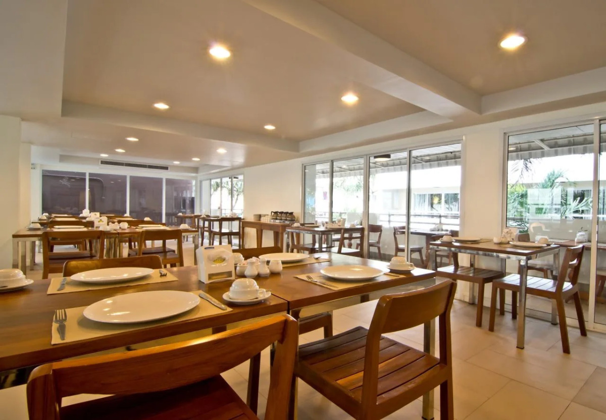 Sunshine Hotel And Residences