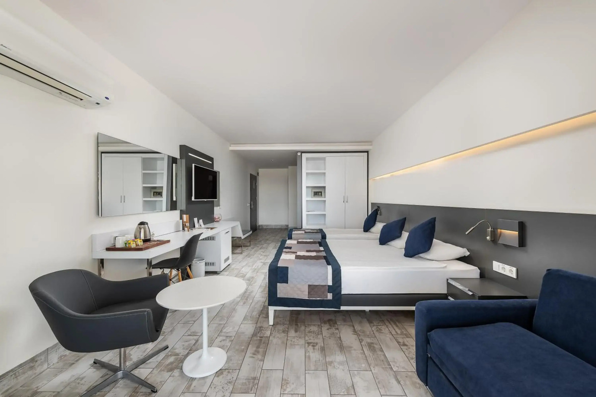 White City Beach - Adults Only