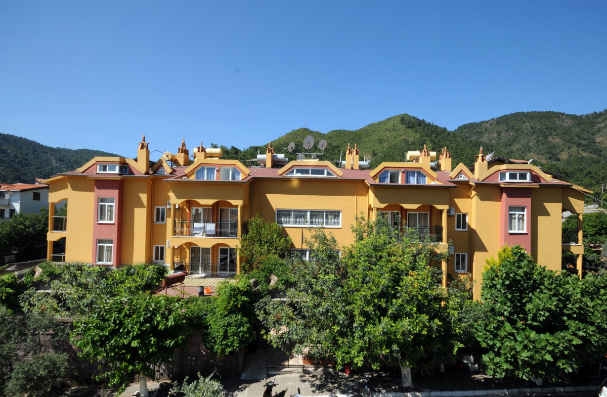 Kleopatra Apartments