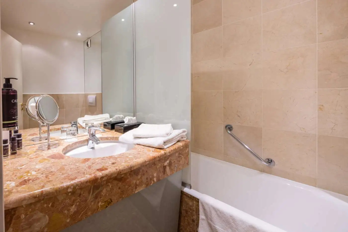 Hotel Paris Neuilly
