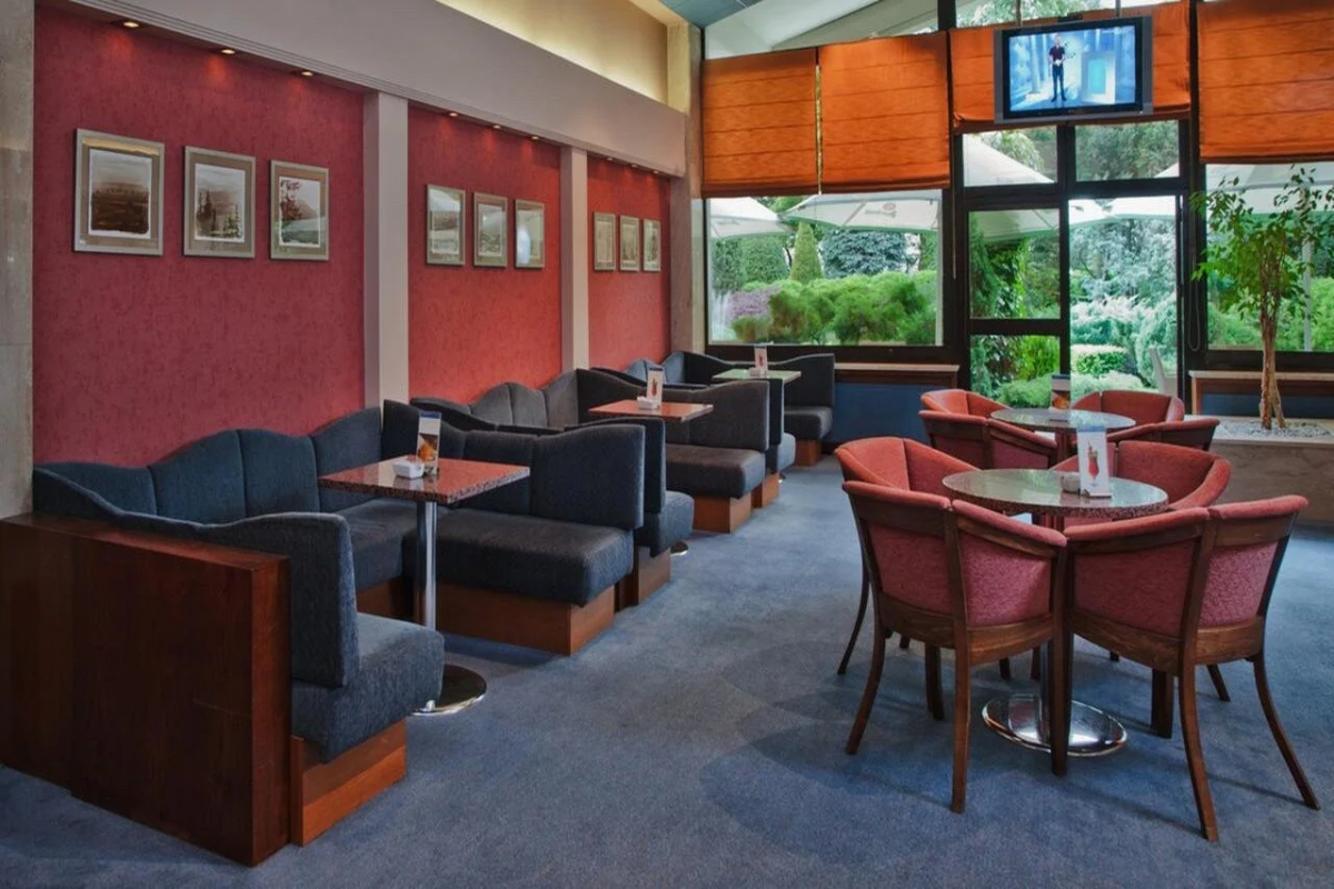 Booking Hotel & Spa