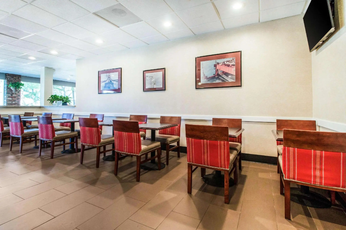 Comfort Inn by the Bay