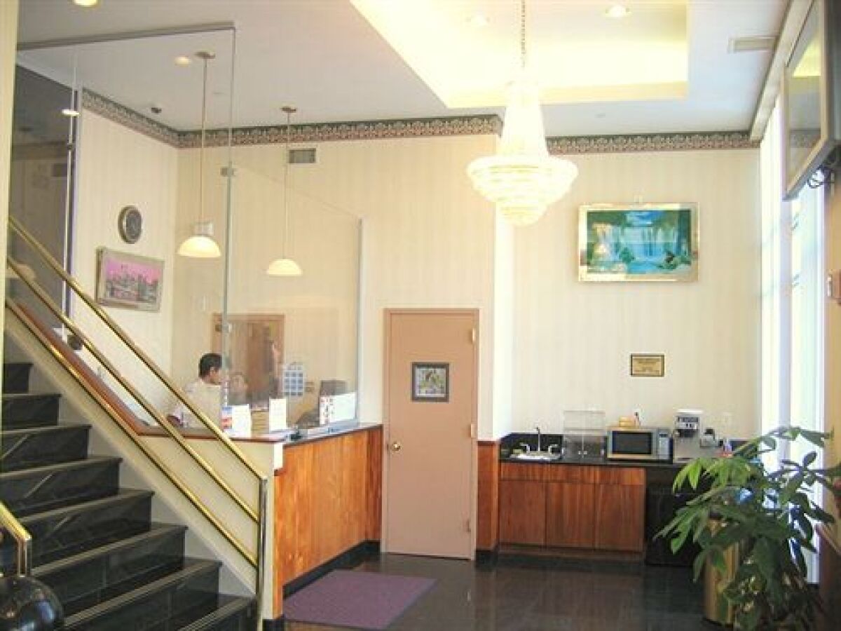 Red Carpet Inn Brooklyn