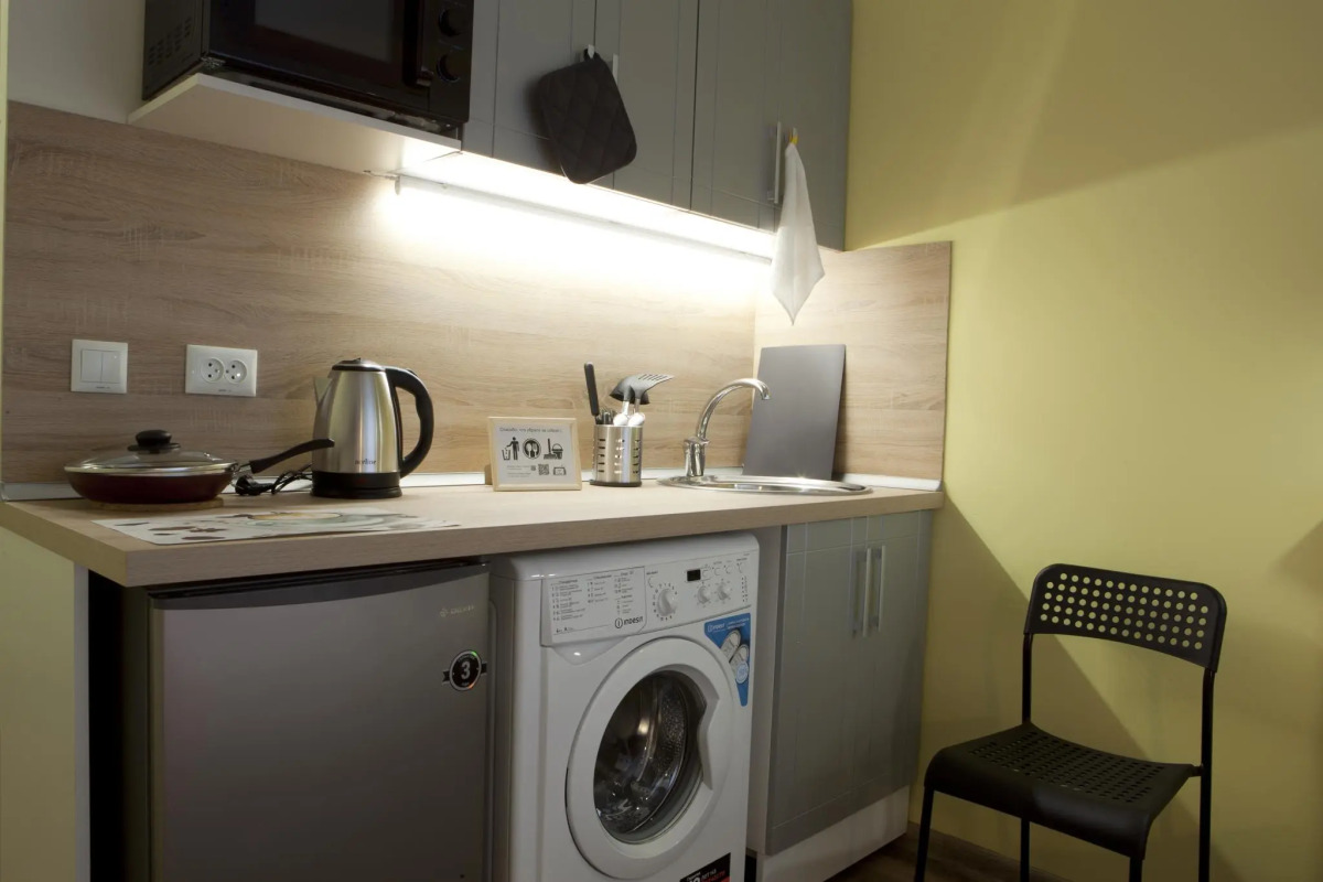 Диван и Чемодан на ул. Серафимовича, 1/4