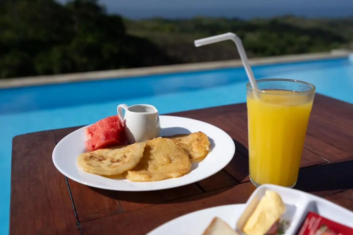 Pini Sentana Village