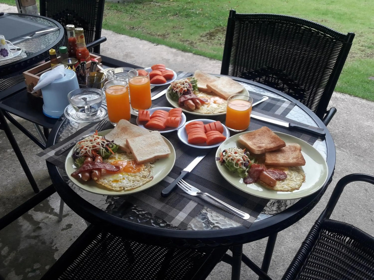 Phuket Sirinapha Resort