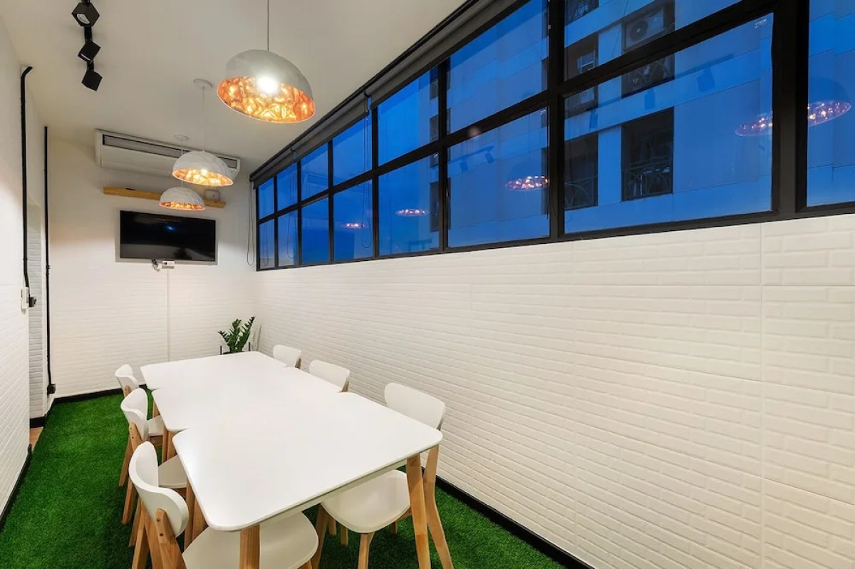 Siam Subway Hostel and Café