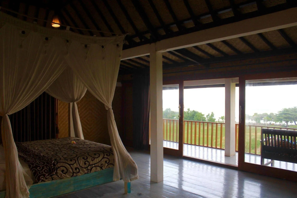 Dikaloha Medewi Surfcamp