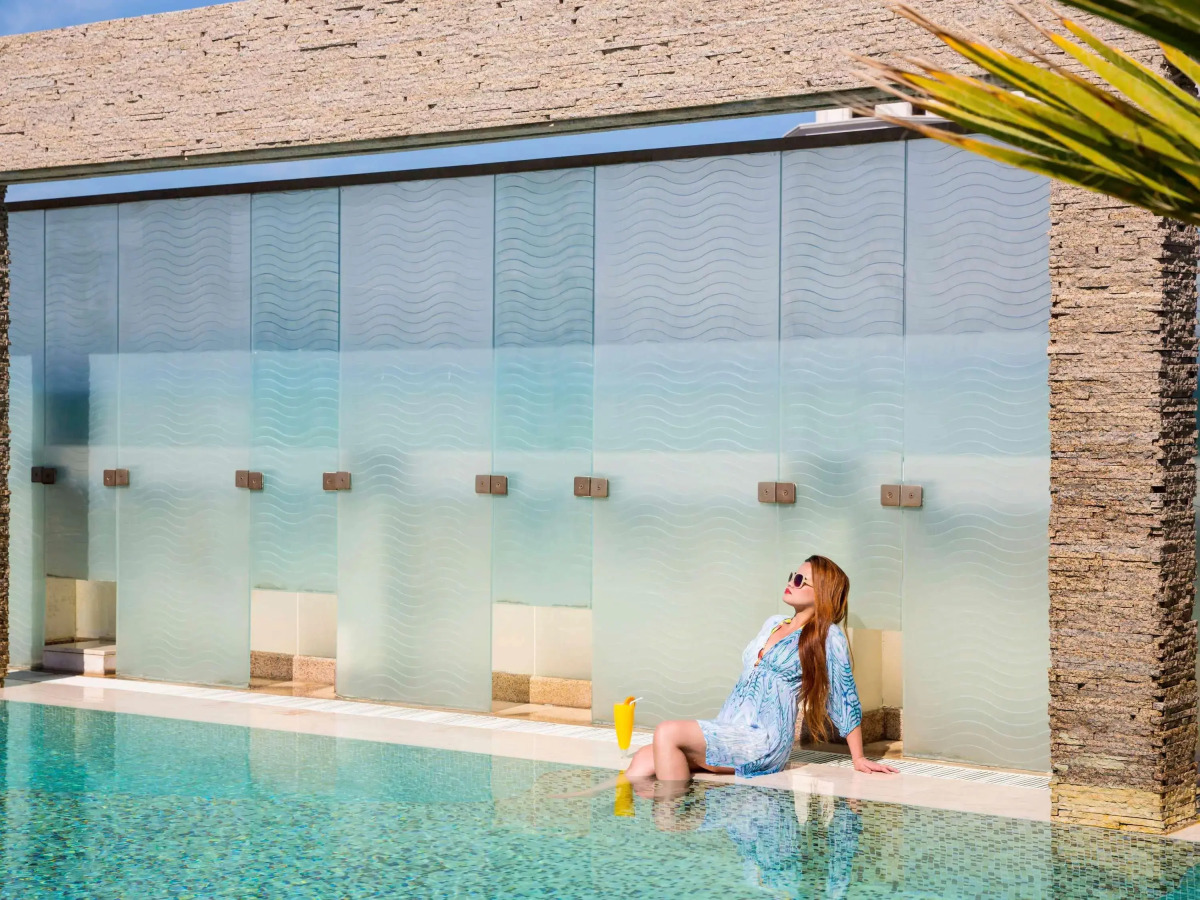 Отель Novotel Suites Mall Avenue Dubai