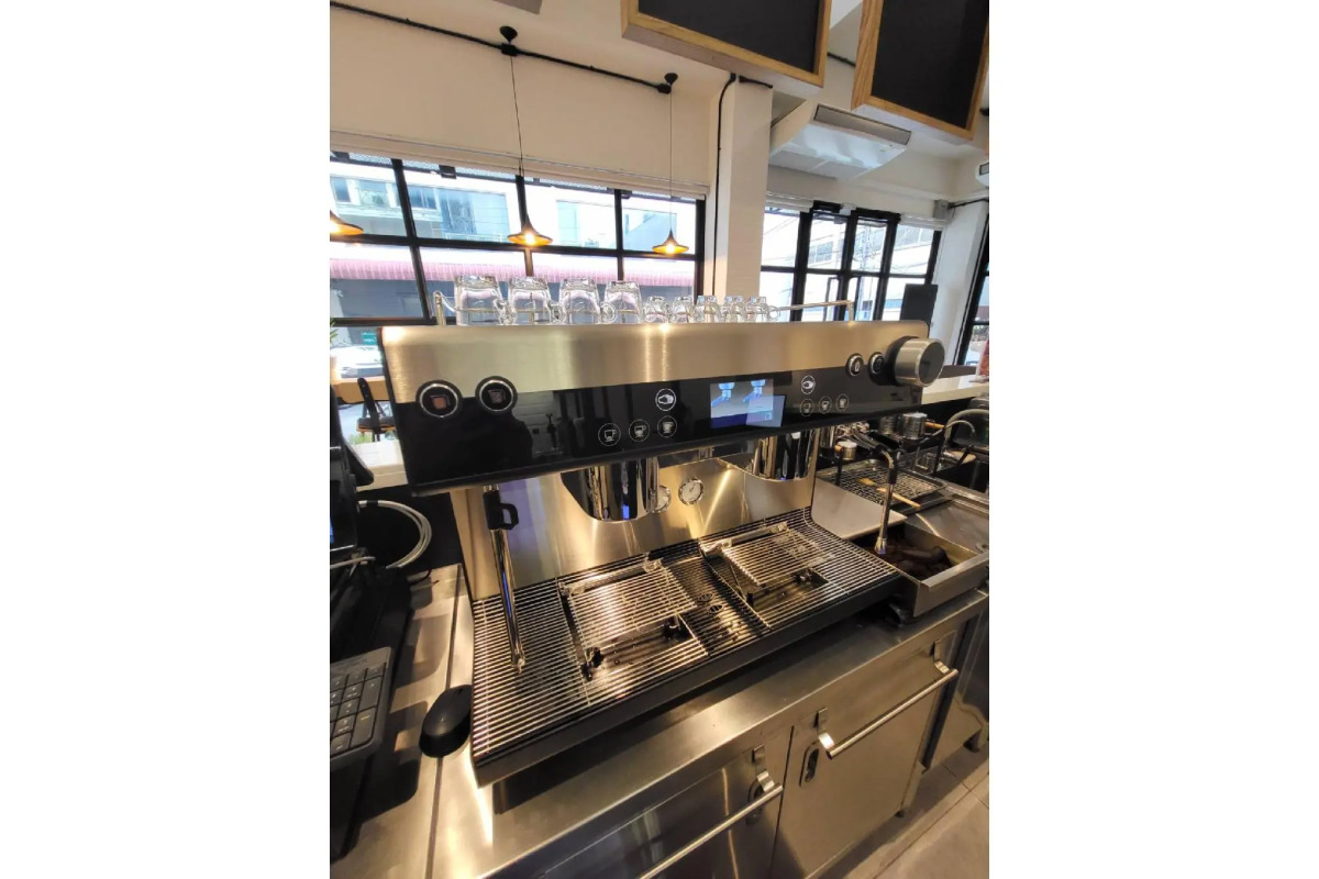 Siam Subway Hostel and Café