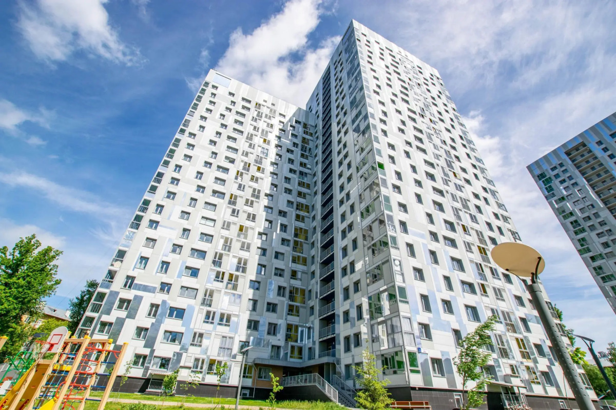 Cosmos (Космос) на улице Революции 48А