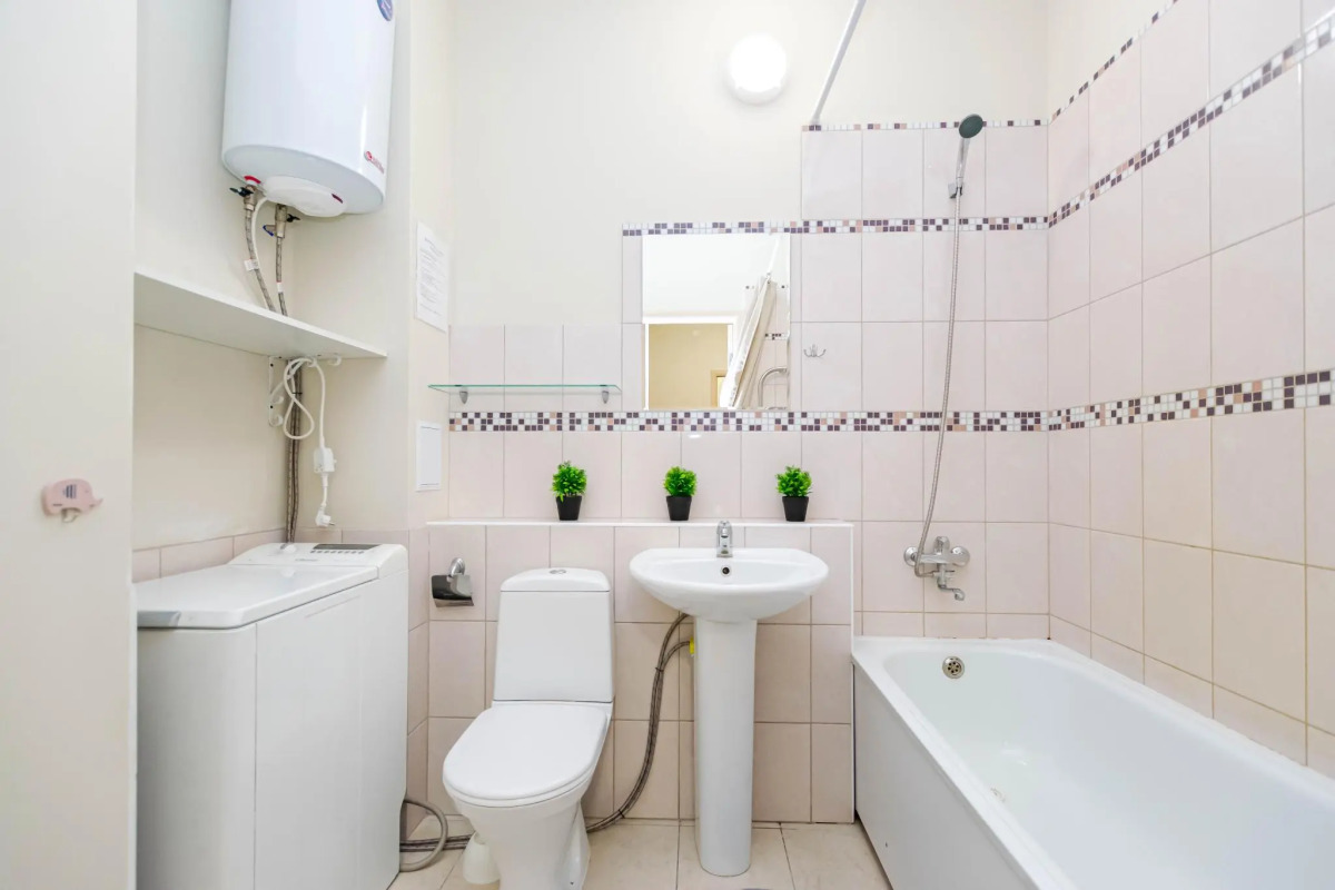 Cosmos (Космос) на улице Революции 48А