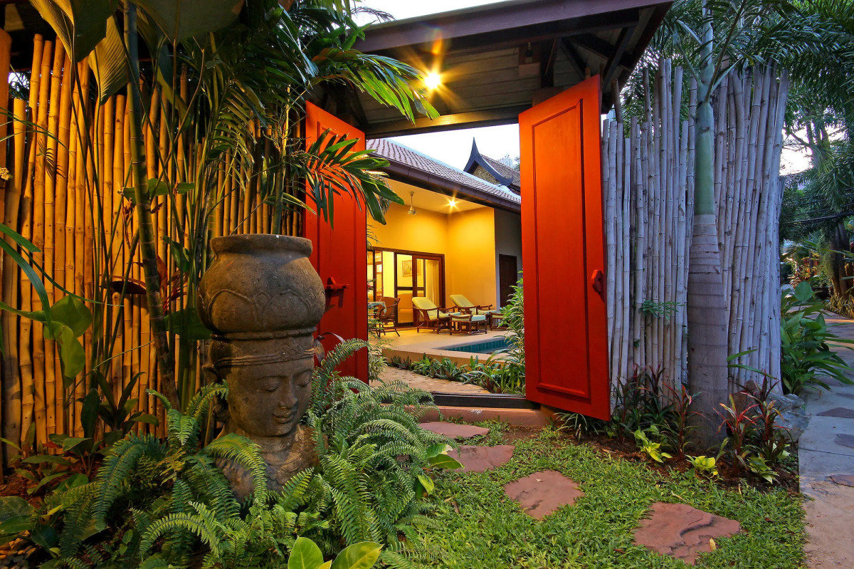 Villa Raya Private Pool Villas Resort