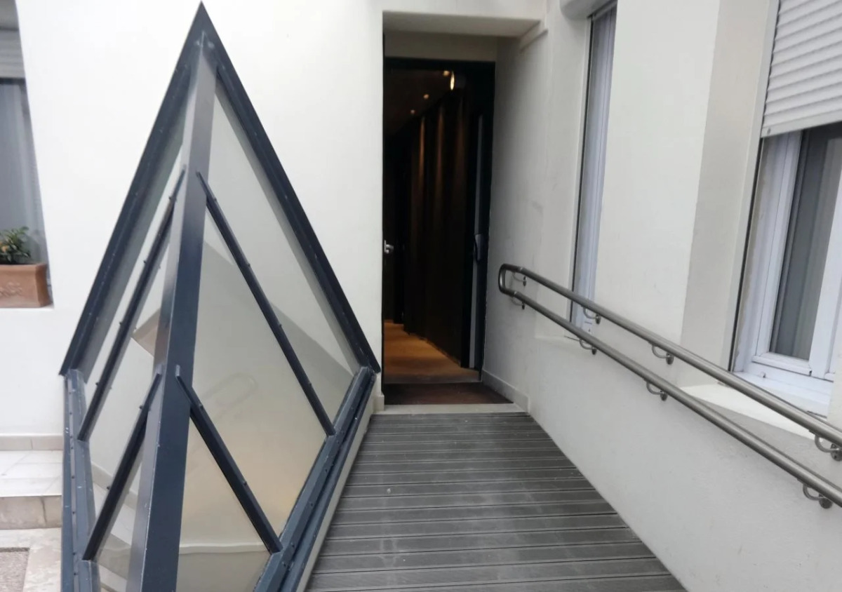 Libertel Canal Saint Martin