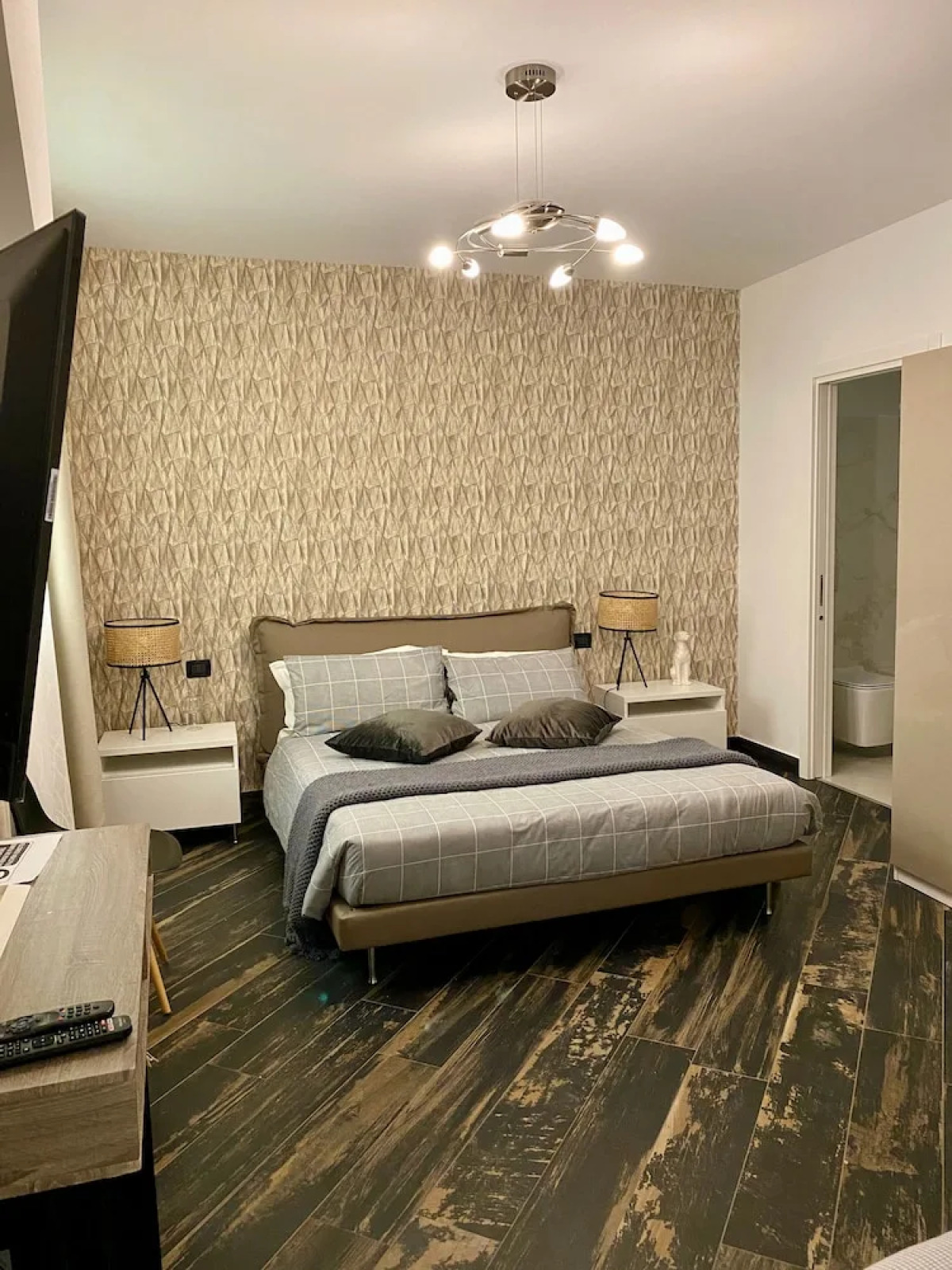 Gatto Bianco Le Mura