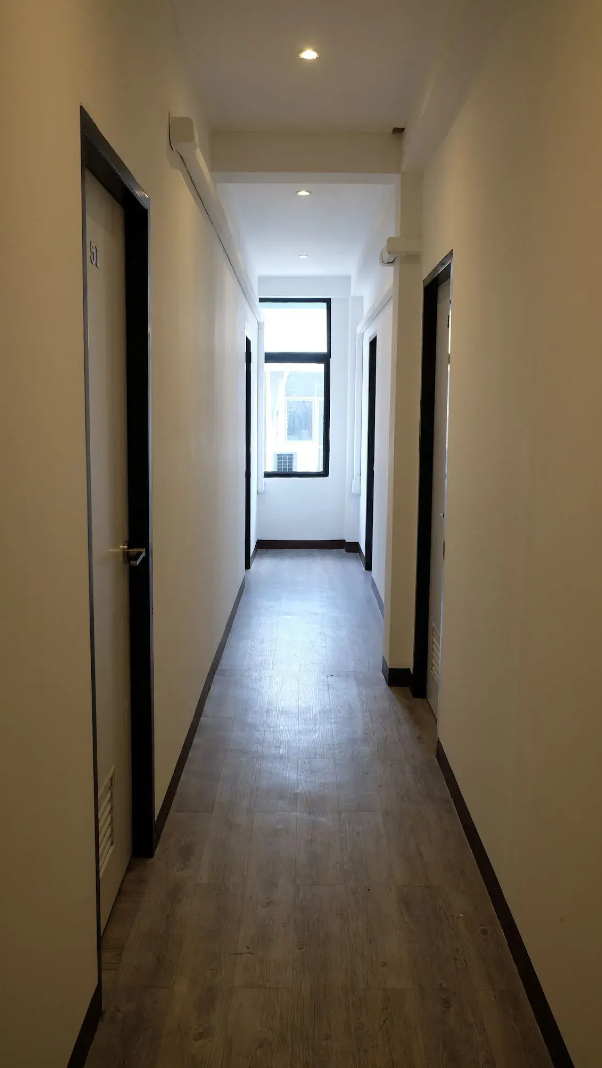 Sleep With Me Bangkok - BTS Phra Khanong