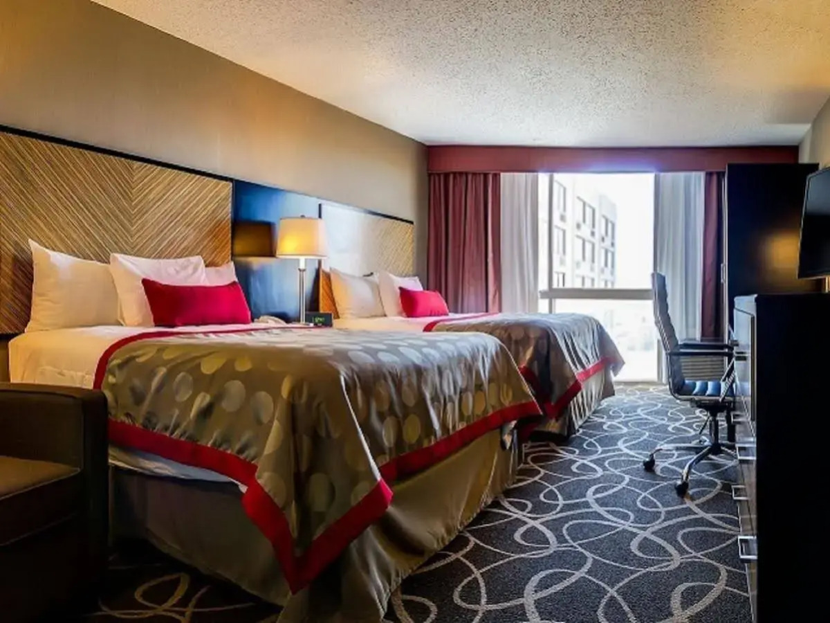 Holiday Inn Newark International Airport by IHG