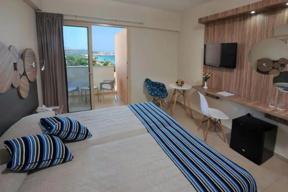 Отель Nelia Beach