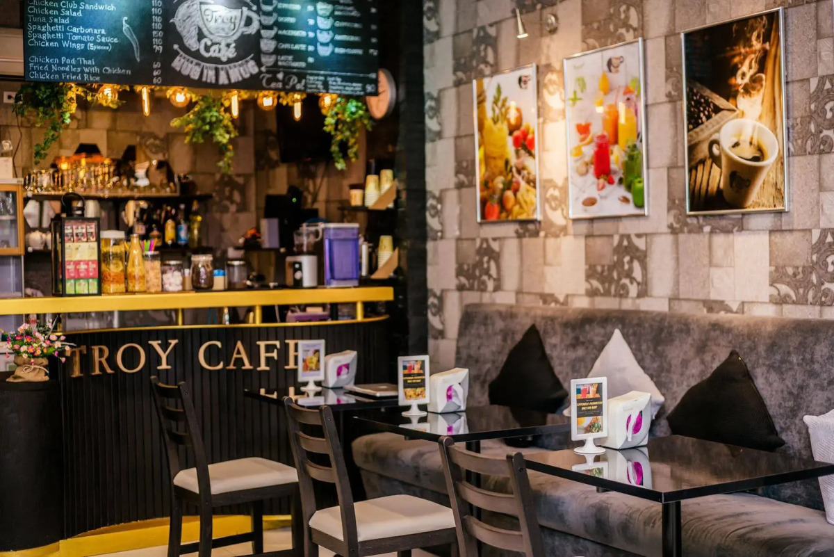 OYO 75321 Gemma Patong