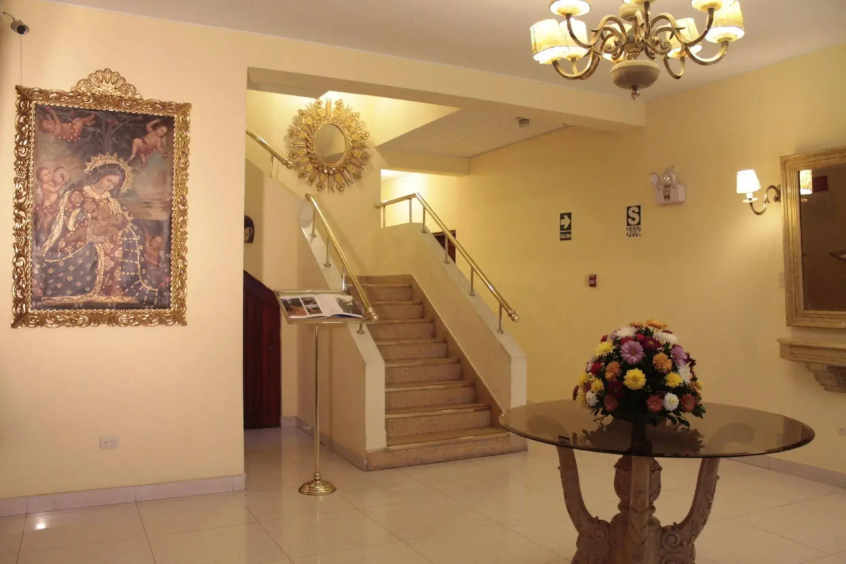 Hotel Manhattan Inn Airport