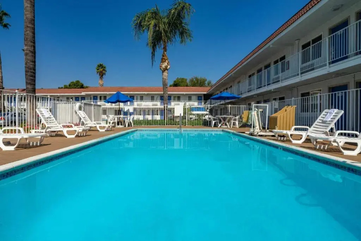 Motel 6 Los Angeles - Van Nuys North Hills