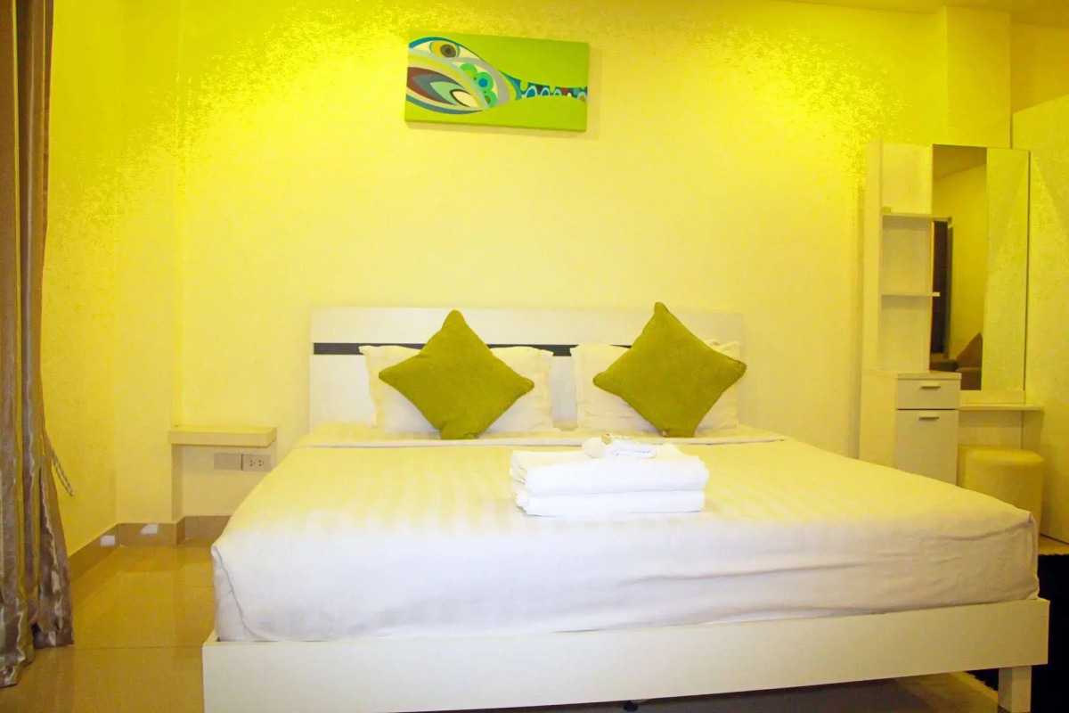 Royal Q&D Suites Hotel