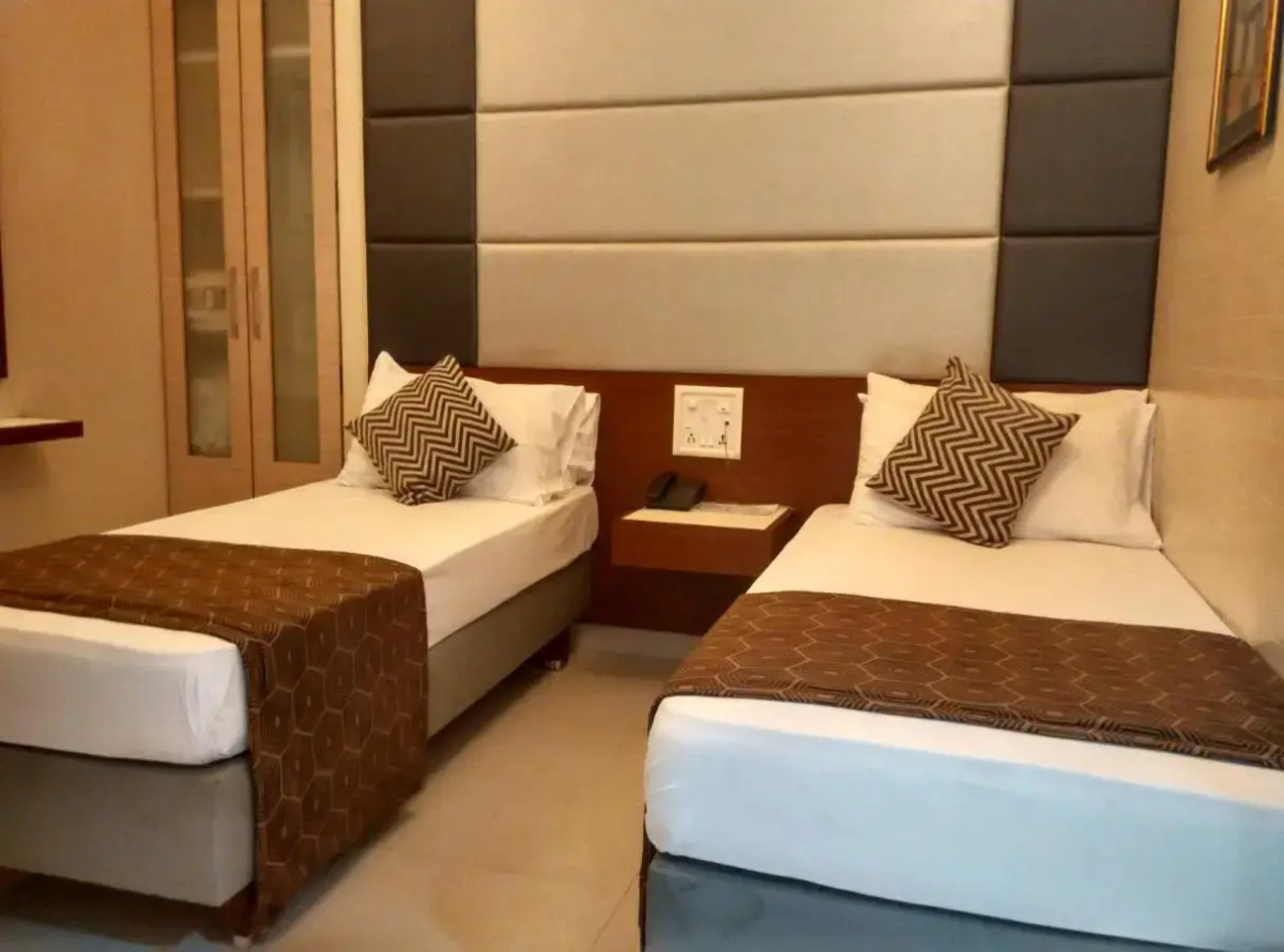 Elphinstone Hotel