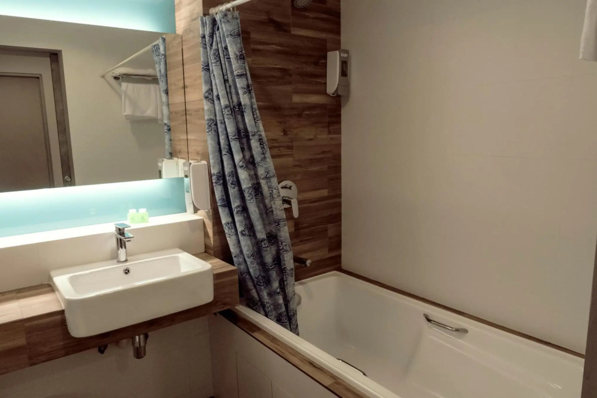 VIP Hotel (SG Clean Certified)