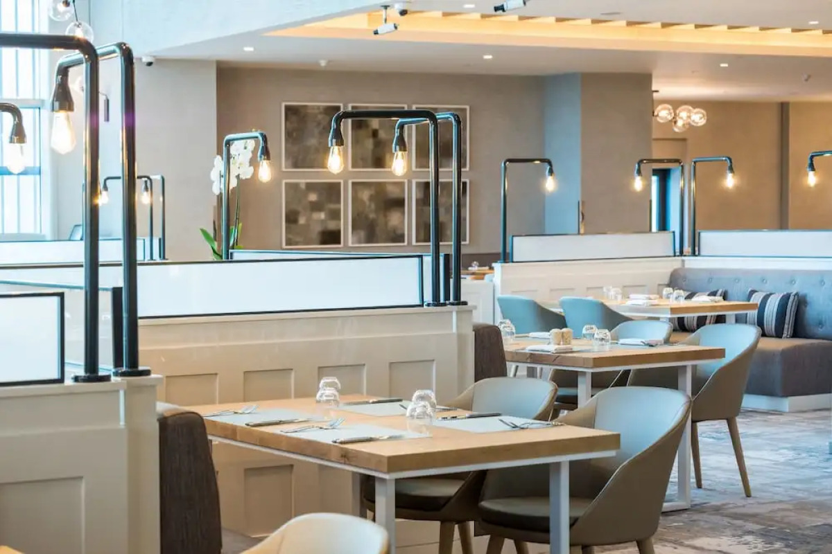 Отель Holiday Inn & Suites Dubai Festival City an IHG