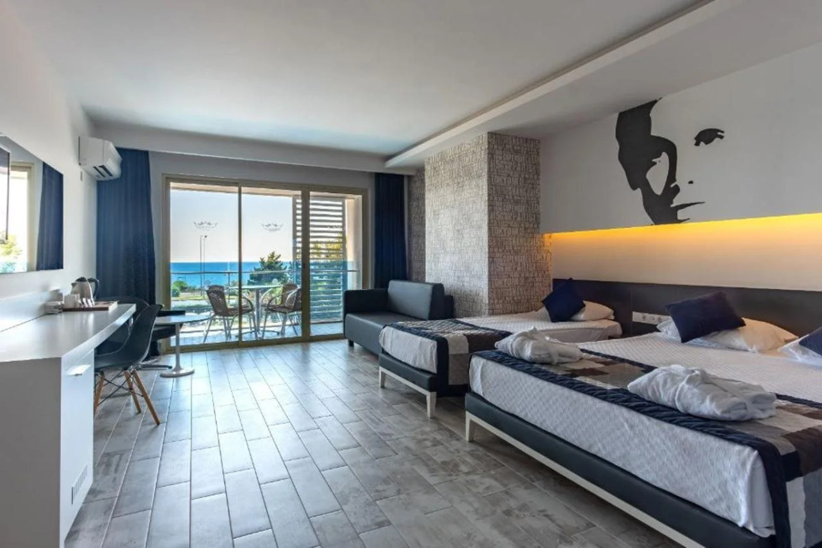 White City Beach - Adults Only