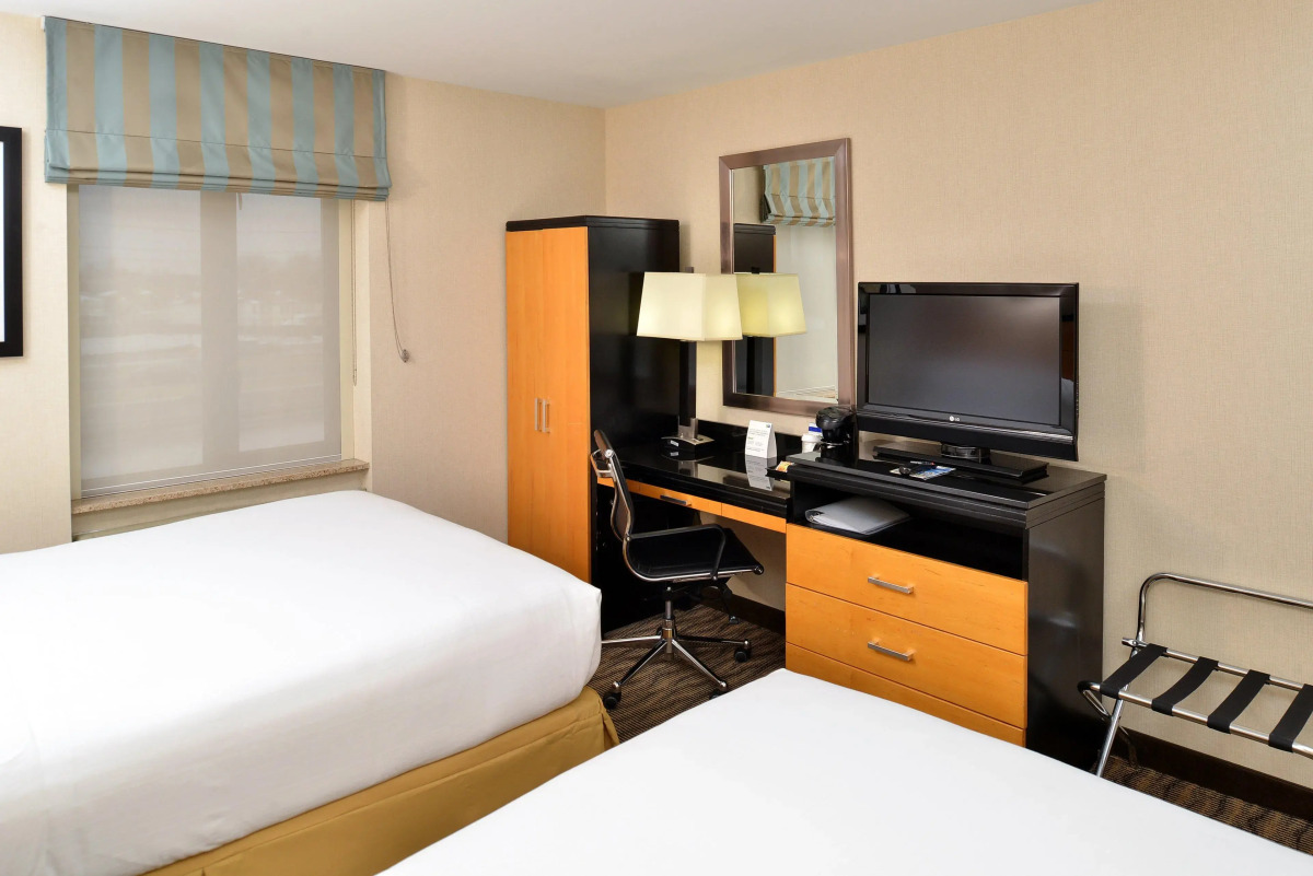 Holiday Inn Express Kennedy Airport